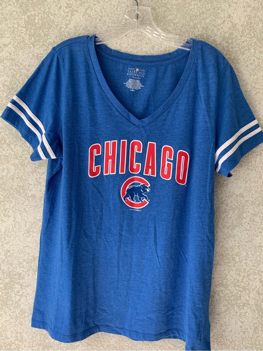 MLB Chicago Cubs Womens XL Blue V-Neck T-Shirt Varsity Stripe Sleeve